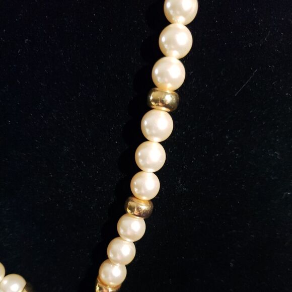 Vintage Napier Signed Faux Pearl and Gold Tone Beaded Pendant Necklace - Picture 4 of 12